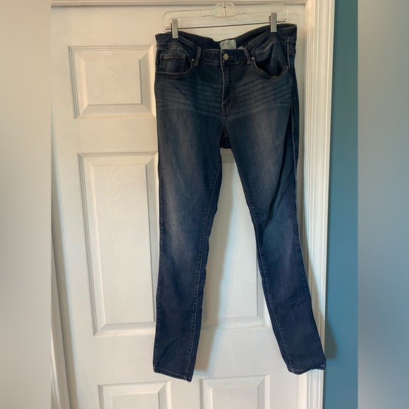 Buckle ladies skinny jeans 31 x 33 1/2 - Picture 3 of 6